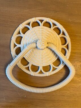 Homco Cream Wicker-Style Round Towel Ring